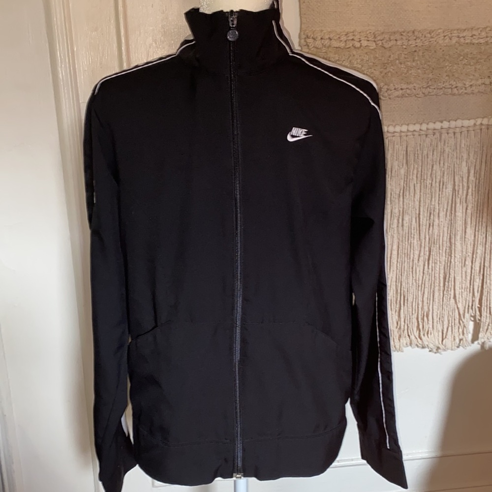 Nike - Picture 4 of 8